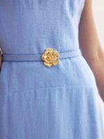 MOTF PREMIUM Vestido De Linho Puro Com Cinto De Flor Metálica Dourada - Imagem 2