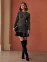 MOTF PREMIUM VESTIDO CURTO CINTO COM GOLA KEYHOLE, ESTAMPA XADREZ DE TWEED, BAINHA PREGUEADA CONTRASTANTE