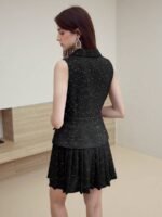 MOTF STUDIO VESTIDO CURTO COM DETALHE DE ABAS PLISSADAS E FIVELA NO CINTO, LOOK PARA O ANO NOVO - Imagem 20