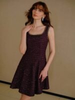 MOTF PREMIUM VESTIDO CURTO SEM MANGAS COM DETALHE EM CORRENTE, CONTRASTANTE COM FITA DE PAETÊS DE TWEED - Imagem 4