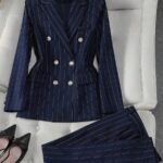 HOMEYEE Conjunto de Terno Listrado, Jaqueta de Terno Casual de Abotoamento Duplo e Calça Slim Fit, Estilo Versátil Adequado para Várias Ocasiões, Negócios e Férias