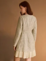 MOTF PREMIUM VESTIDO CURTO CINTO COM GOLA KEYHOLE, ESTAMPA XADREZ DE TWEED, BAINHA PREGUEADA CONTRASTANTE - Imagem 11